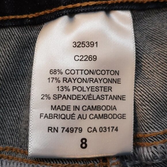 Santana Straight Fit Ladies Medium Wash Jean Capris - Picture 4 of 10